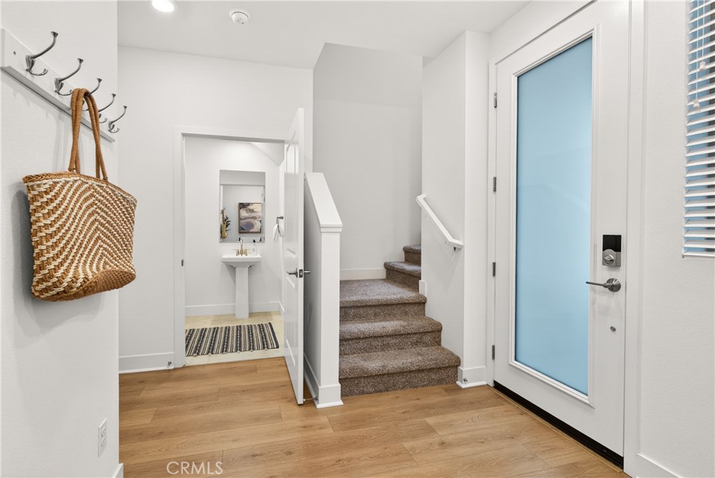 1682 W Lexington Lane