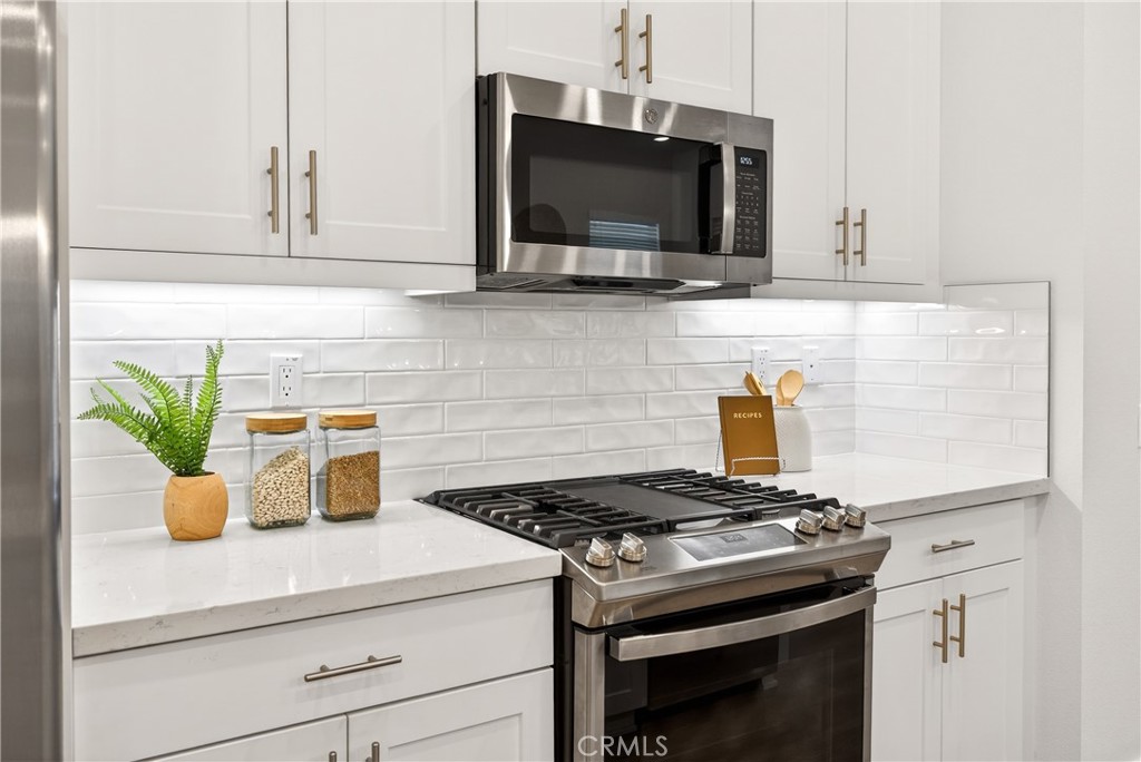 1682 W Lexington Lane