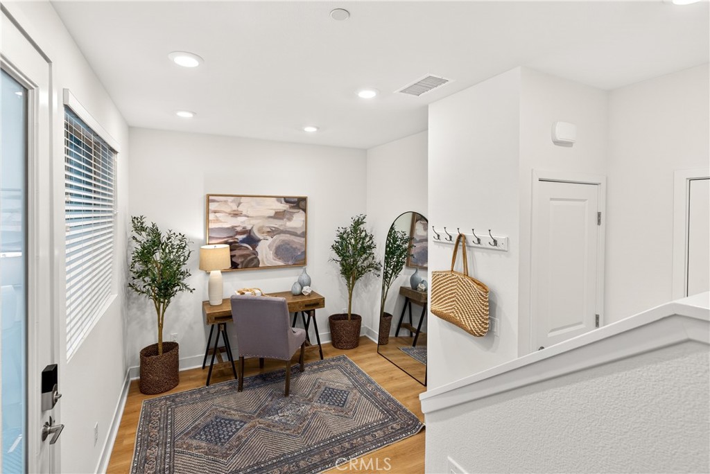 1682 W Lexington Lane