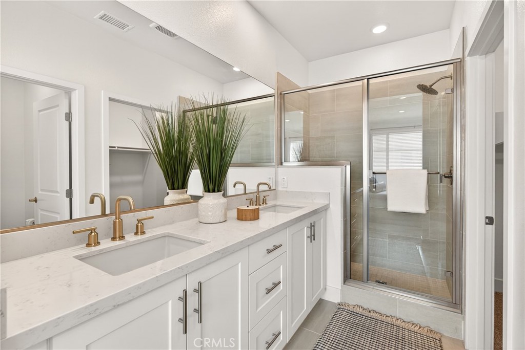 1682 W Lexington Lane