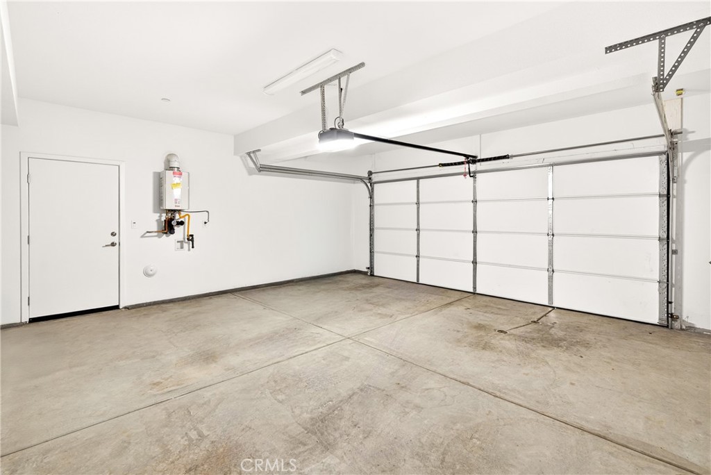 1682 W Lexington Lane