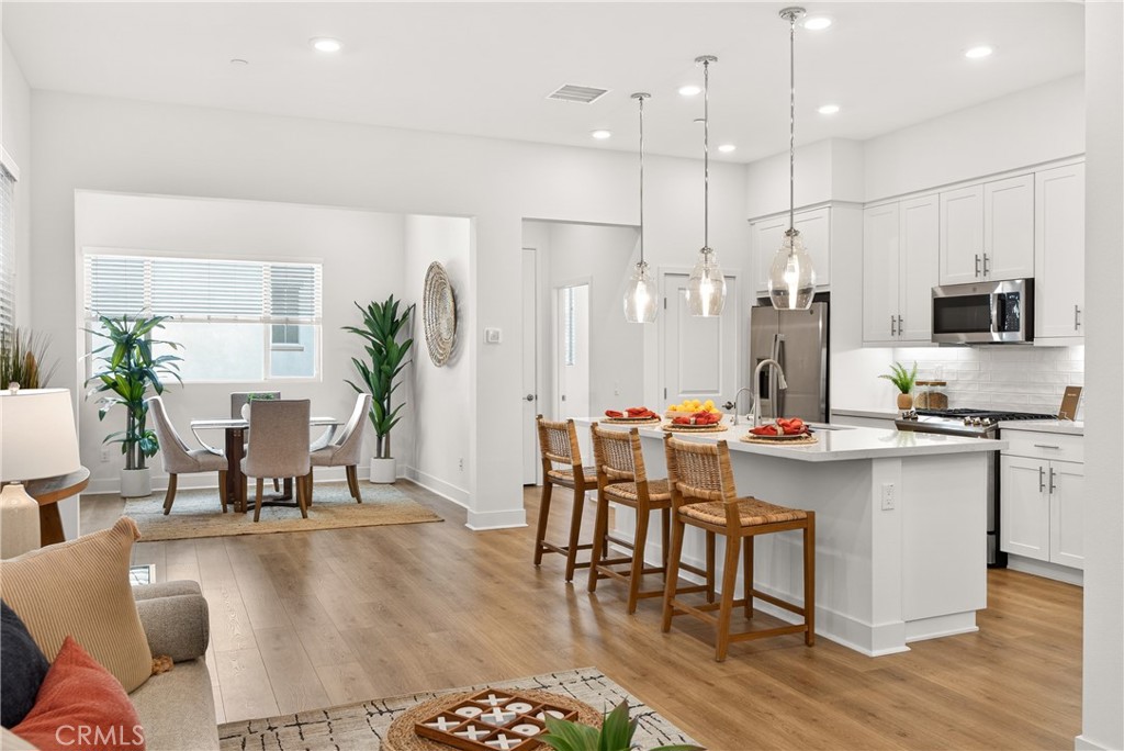 1682 W Lexington Lane