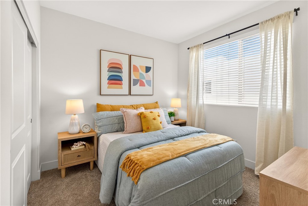 1682 W Lexington Lane