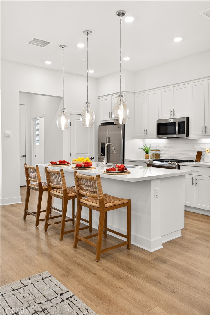 1682 W Lexington Lane