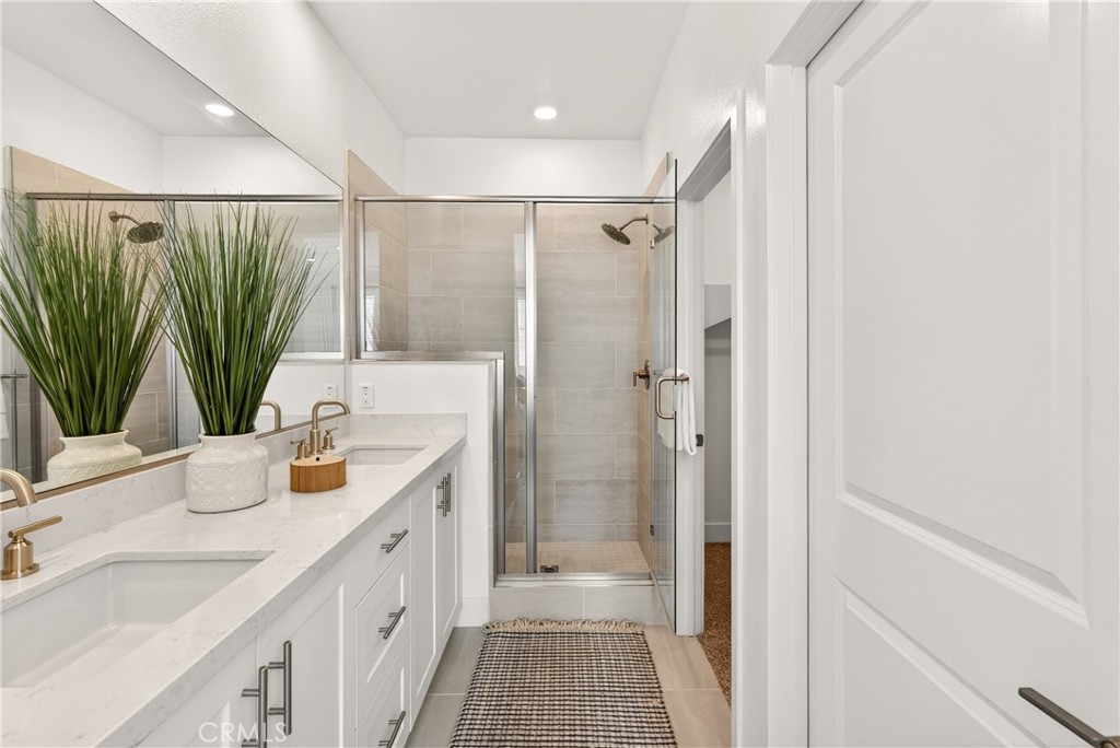 1682 W Lexington Lane