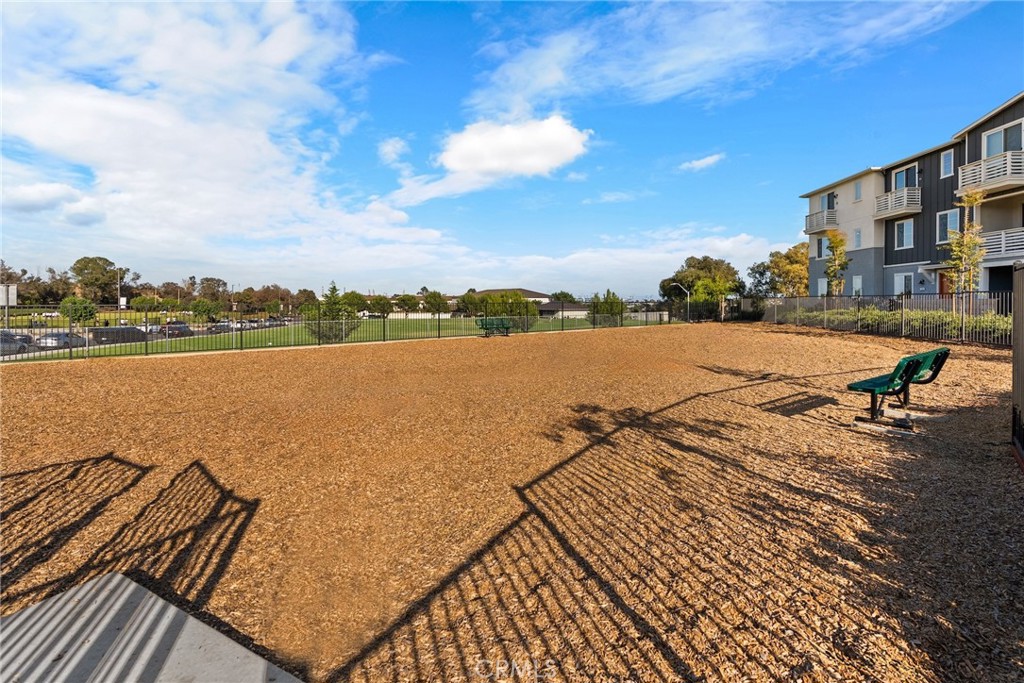 1682 W Lexington Lane