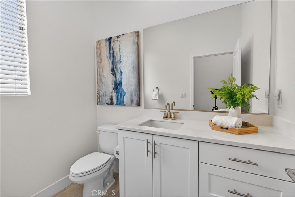 1682 W Lexington Lane