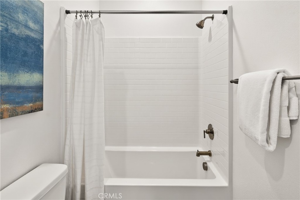 1682 W Lexington Lane