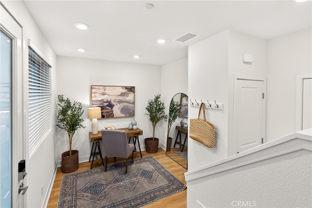 1682 W Lexington Lane