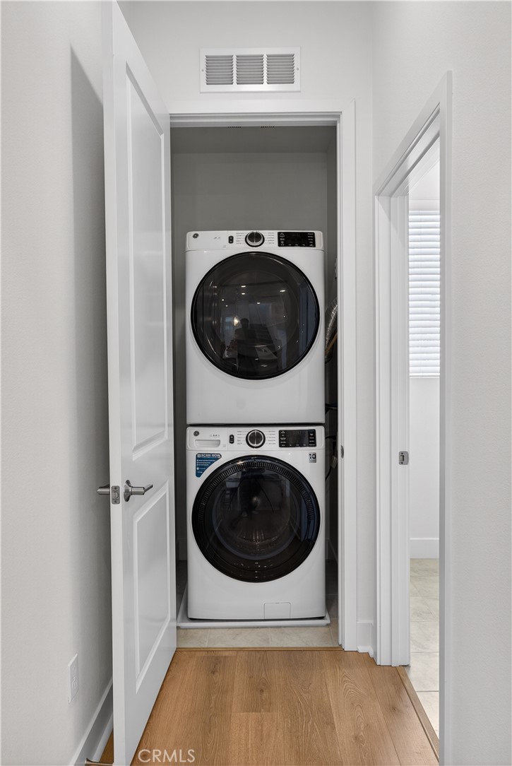 1682 W Lexington Lane