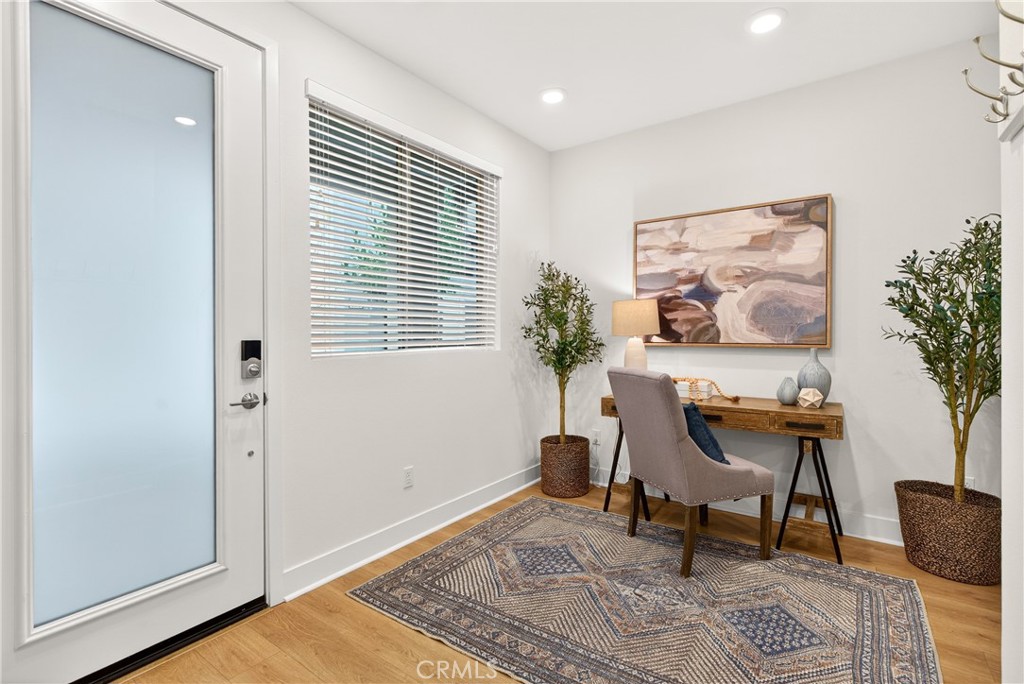 1682 W Lexington Lane