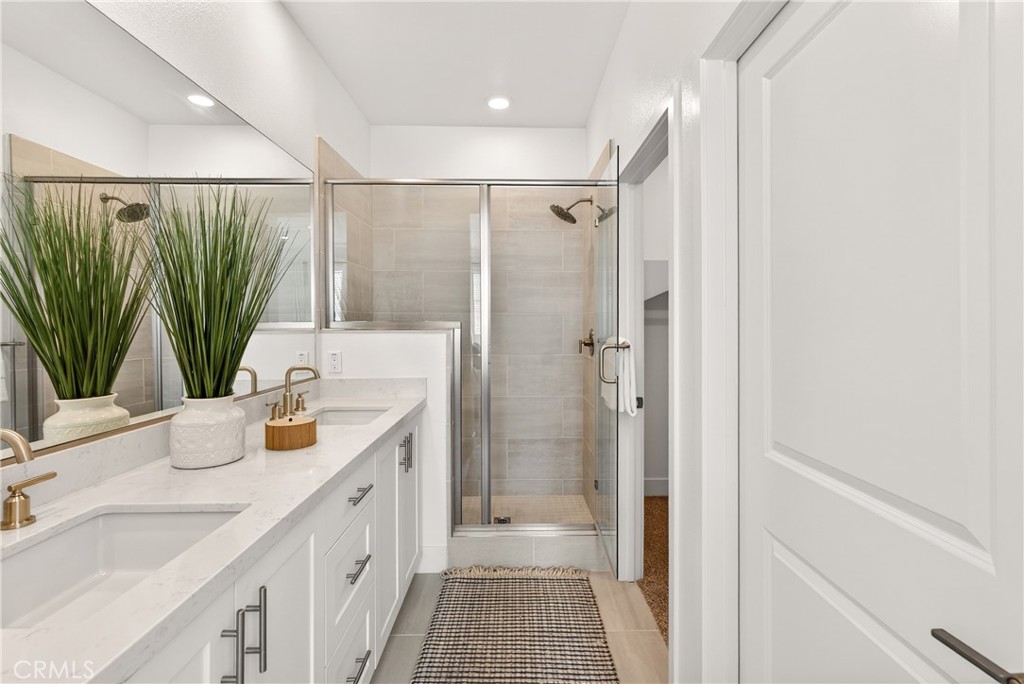 1682 W Lexington Lane