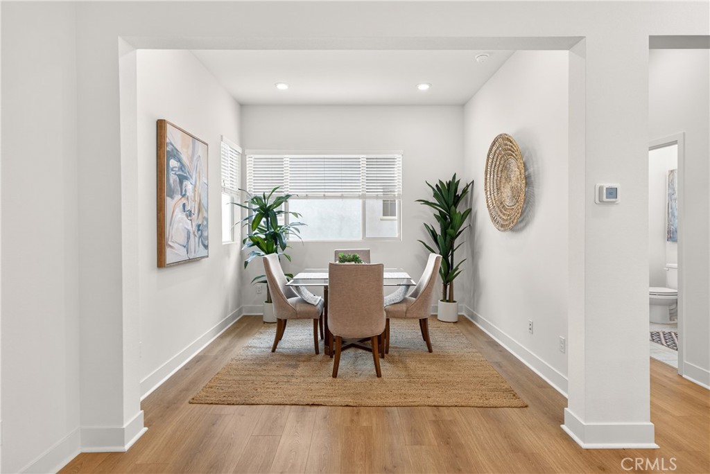 1682 W Lexington Lane