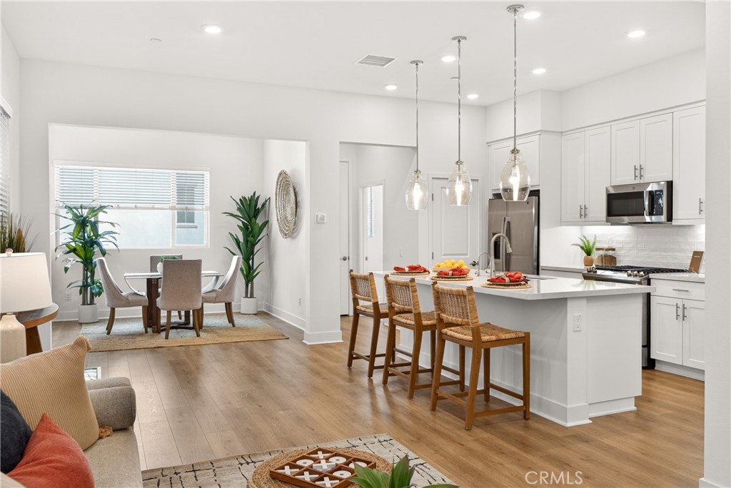 1682 W Lexington Lane