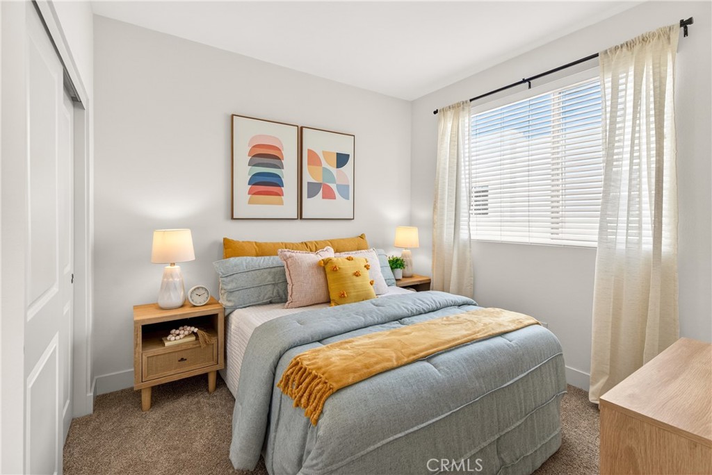 1682 W Lexington Lane