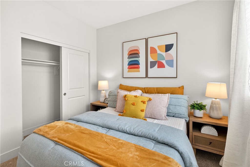 1682 W Lexington Lane