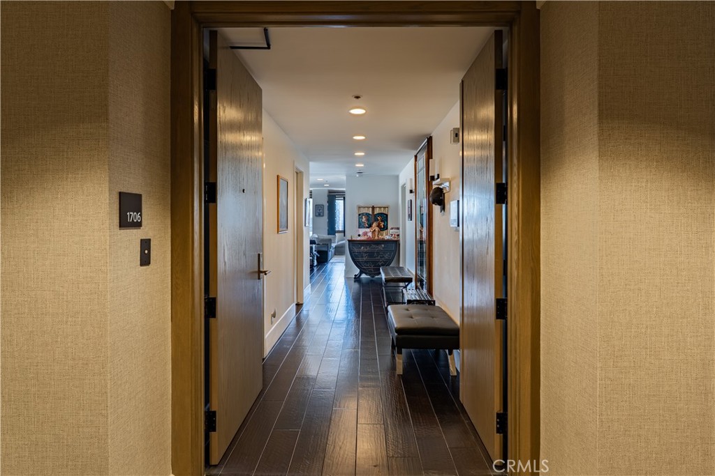 10560 Wilshire Boulevard 1706