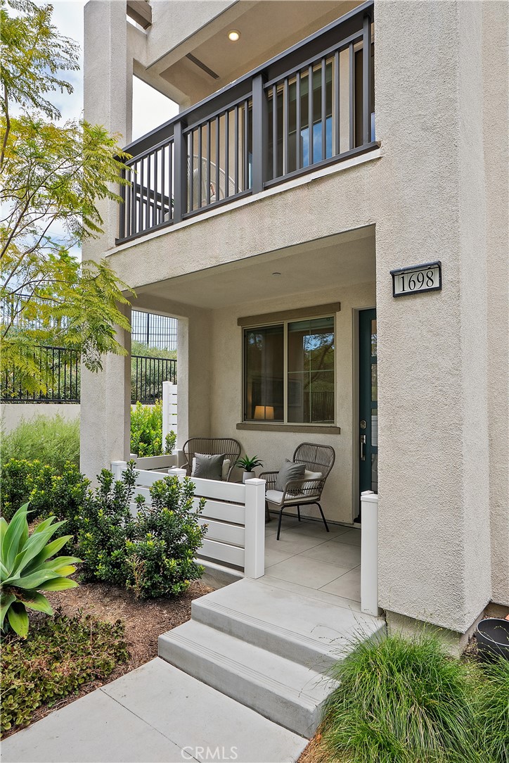 1698 Lexington Lane
