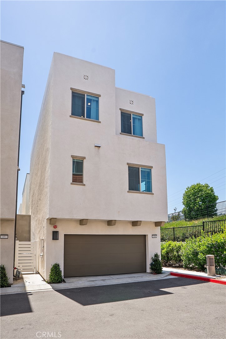 1698 Lexington Lane