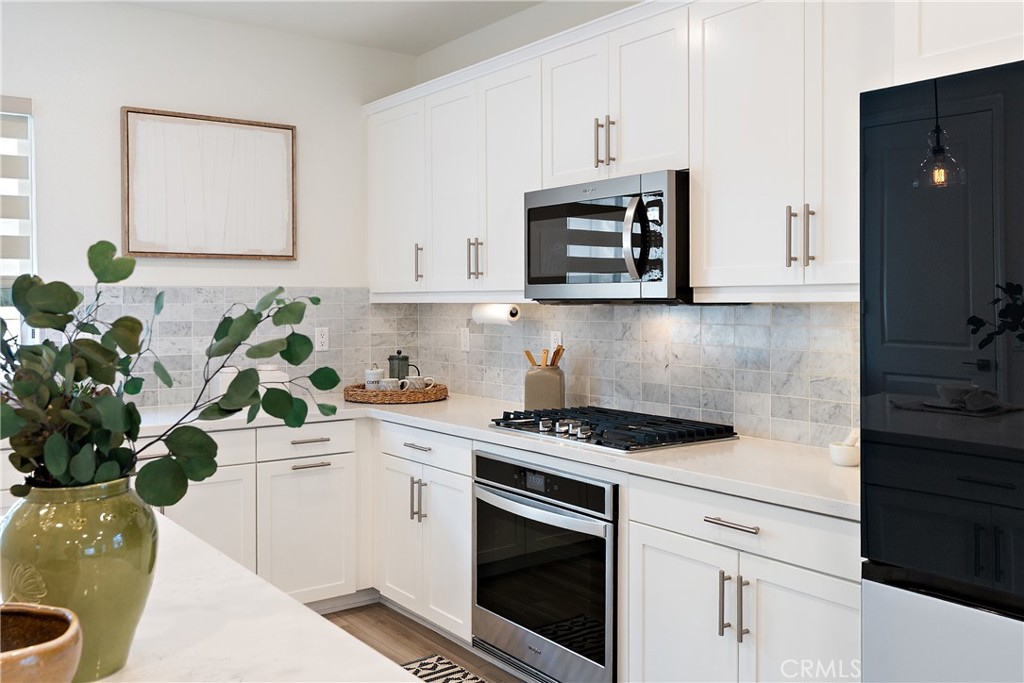 27634 Rockcrest