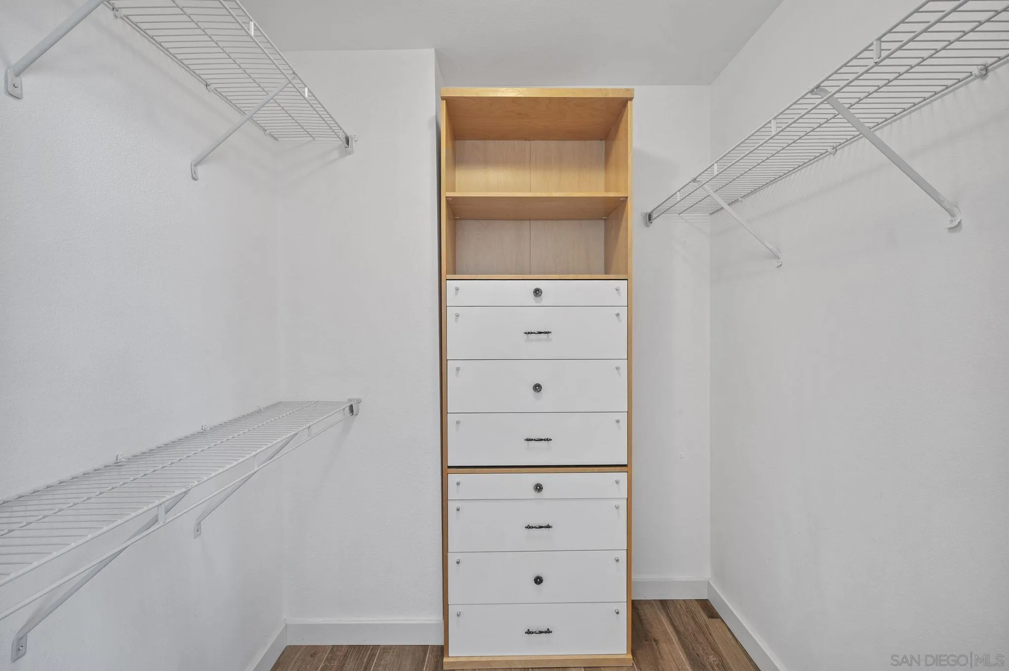 300 W W Beech St Unit 1808