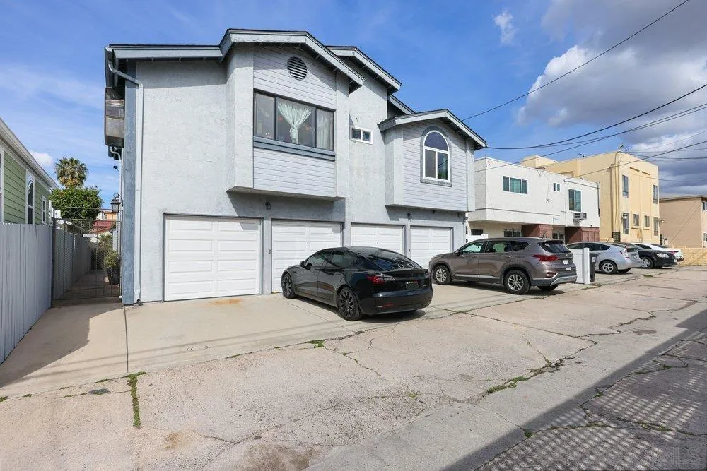 1009 Essex St. Unit 6