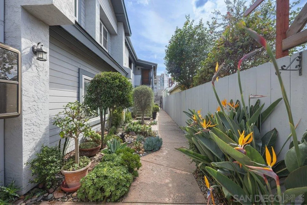 1009 Essex St. Unit 6