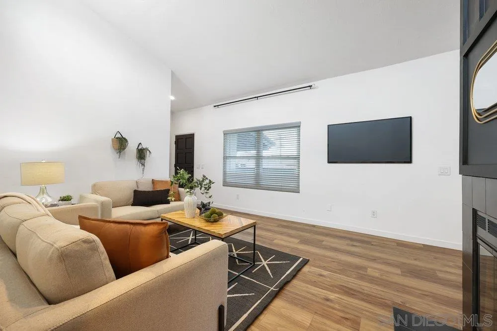1009 Essex St. Unit 6