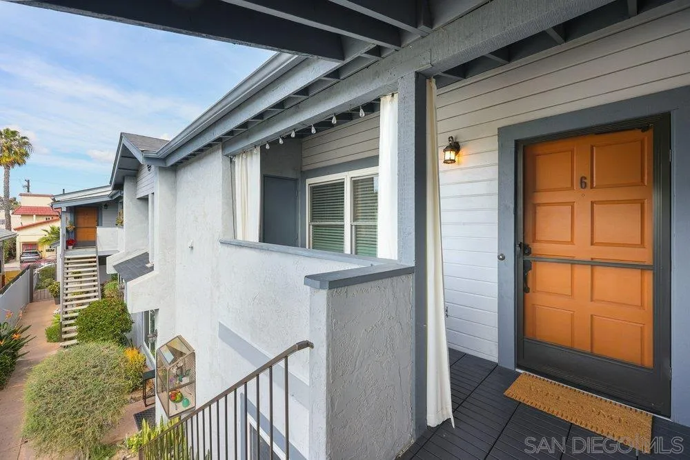 1009 Essex St. Unit 6