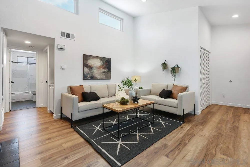 1009 Essex St. Unit 6