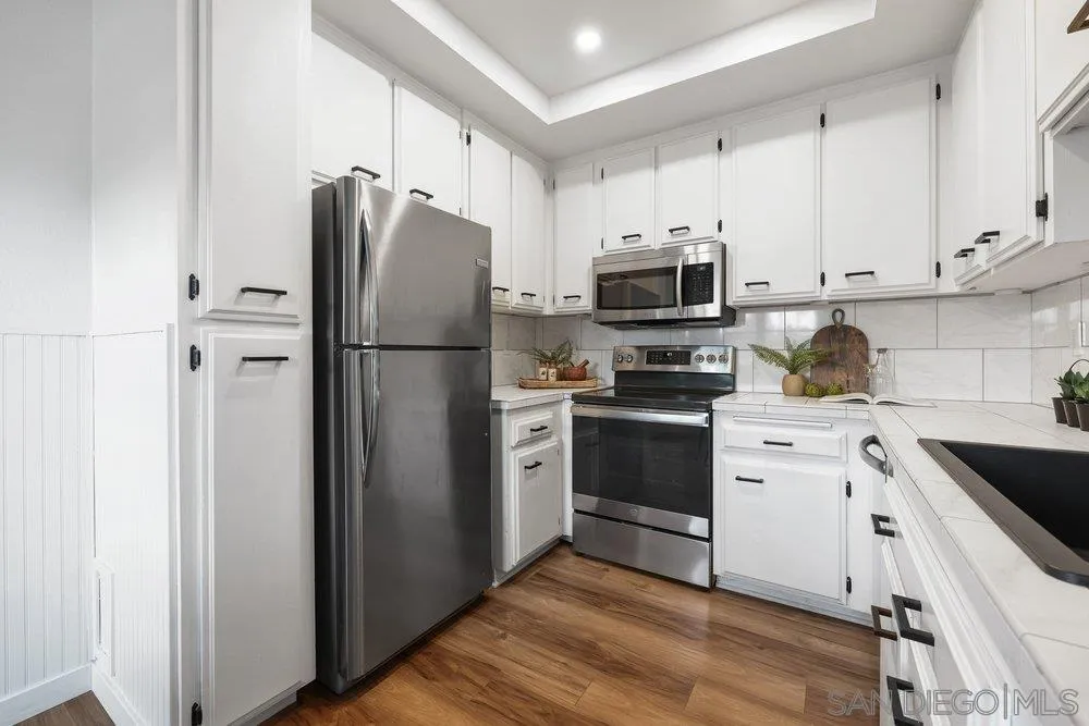 1009 Essex St. Unit 6