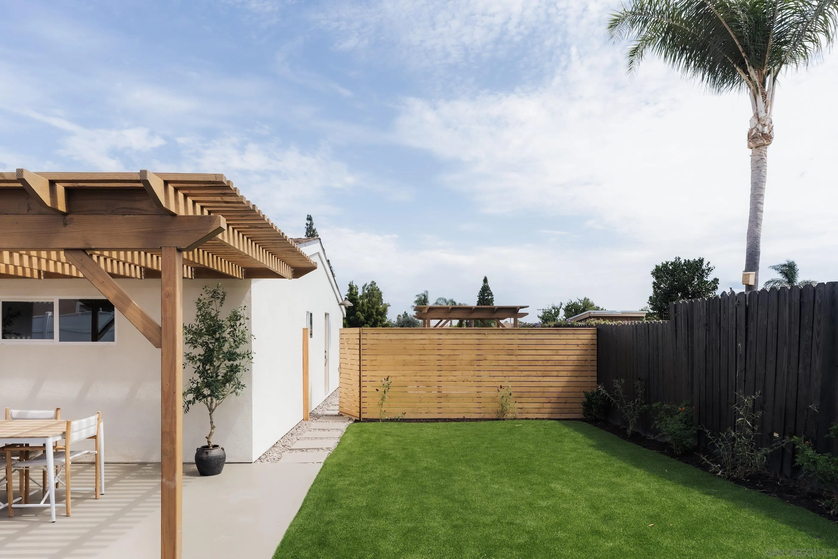 2806 Mission Village Dr