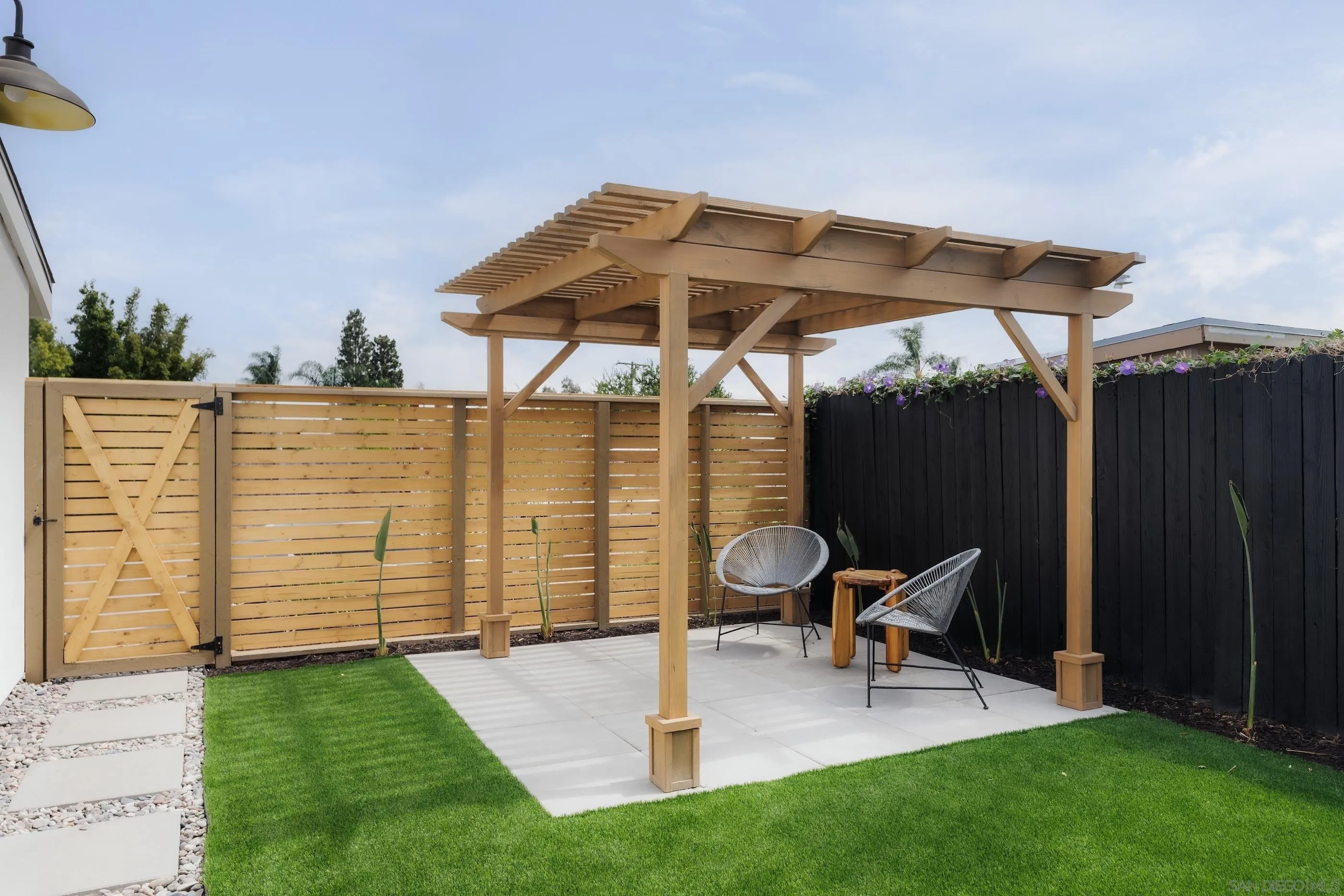 2806 Mission Village Dr