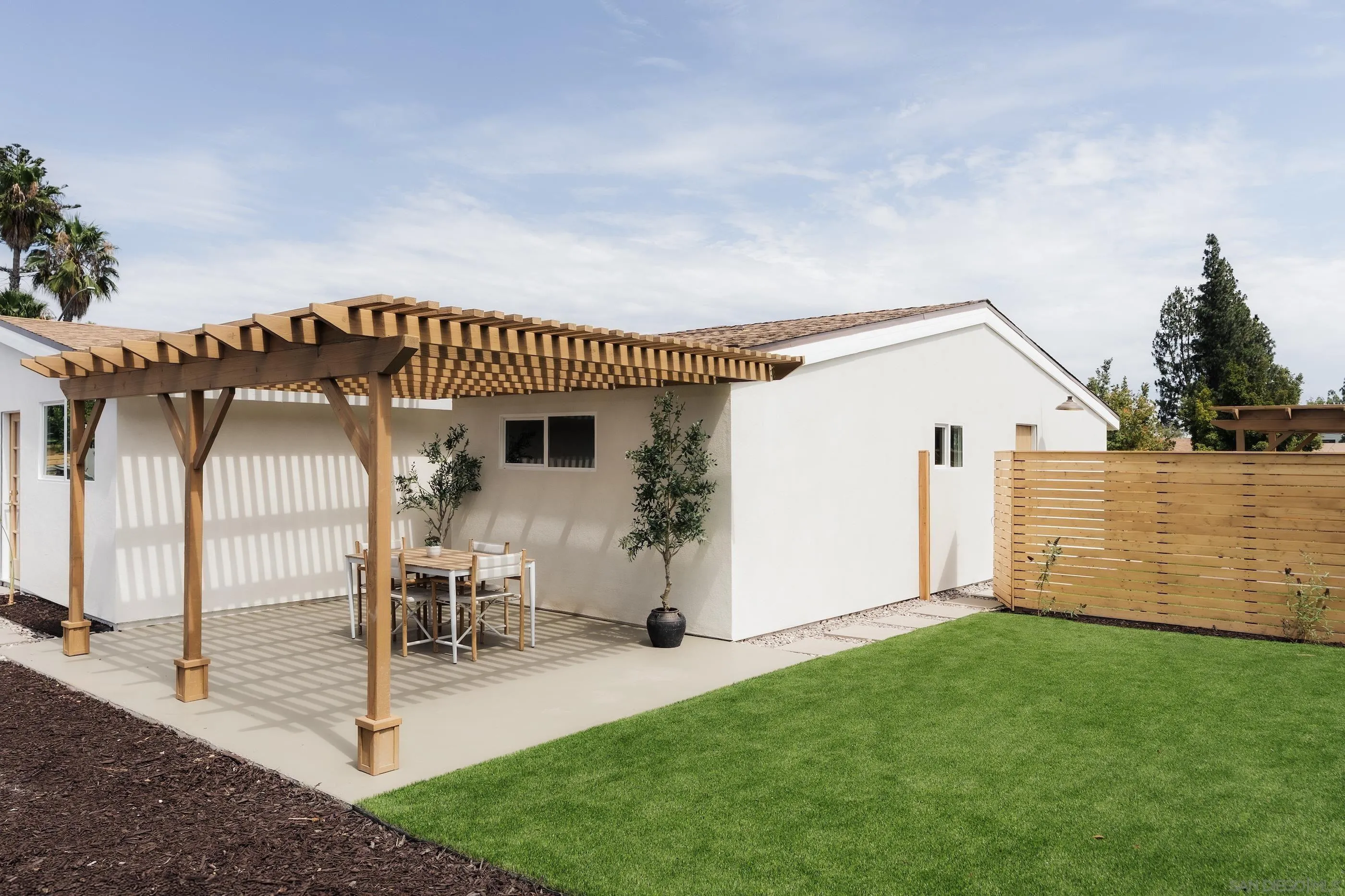 2806 Mission Village Dr