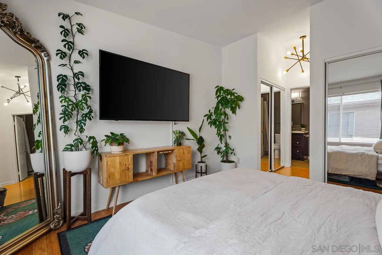 3932 Hamilton Unit 5