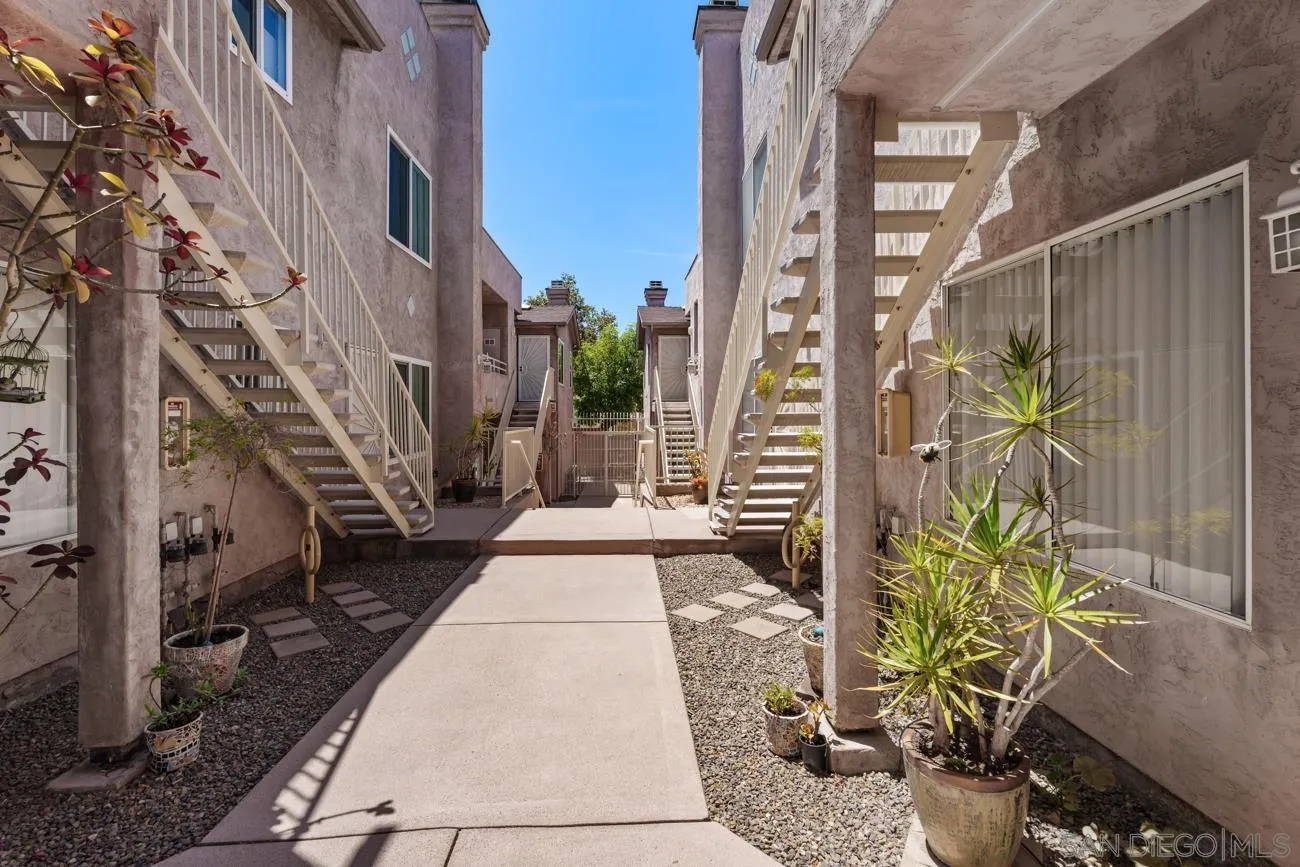 3932 Hamilton Unit 5