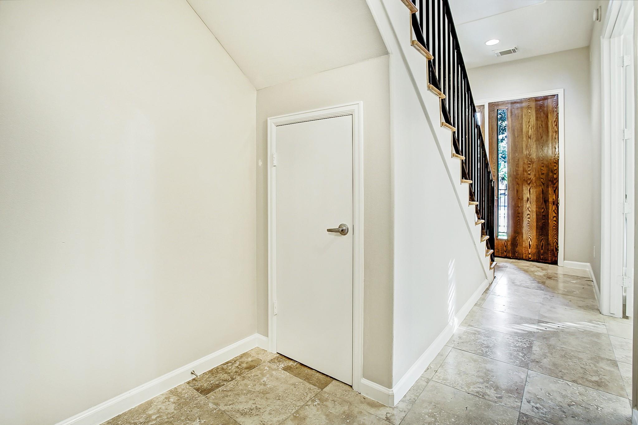 621 W 8th Street