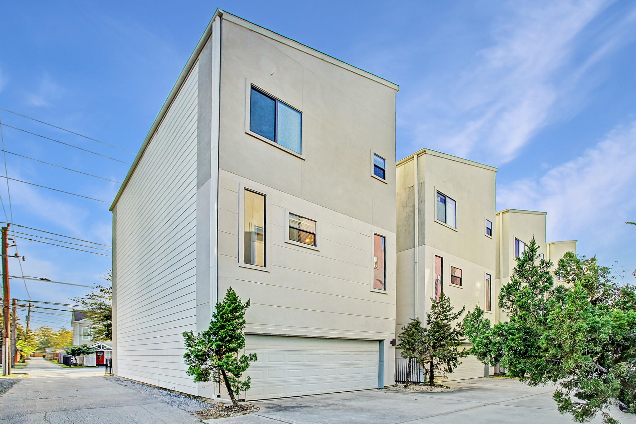 621 W 8th Street