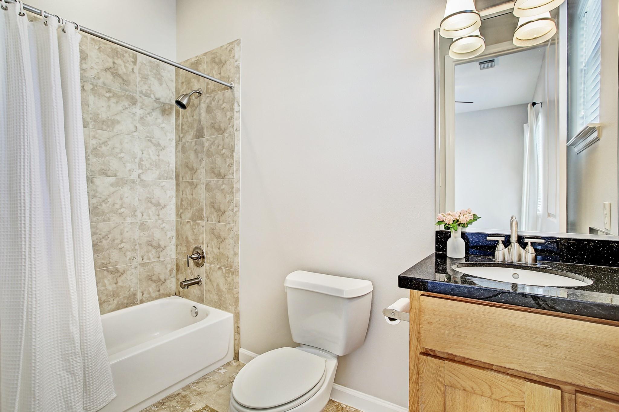 621 W 8th Street