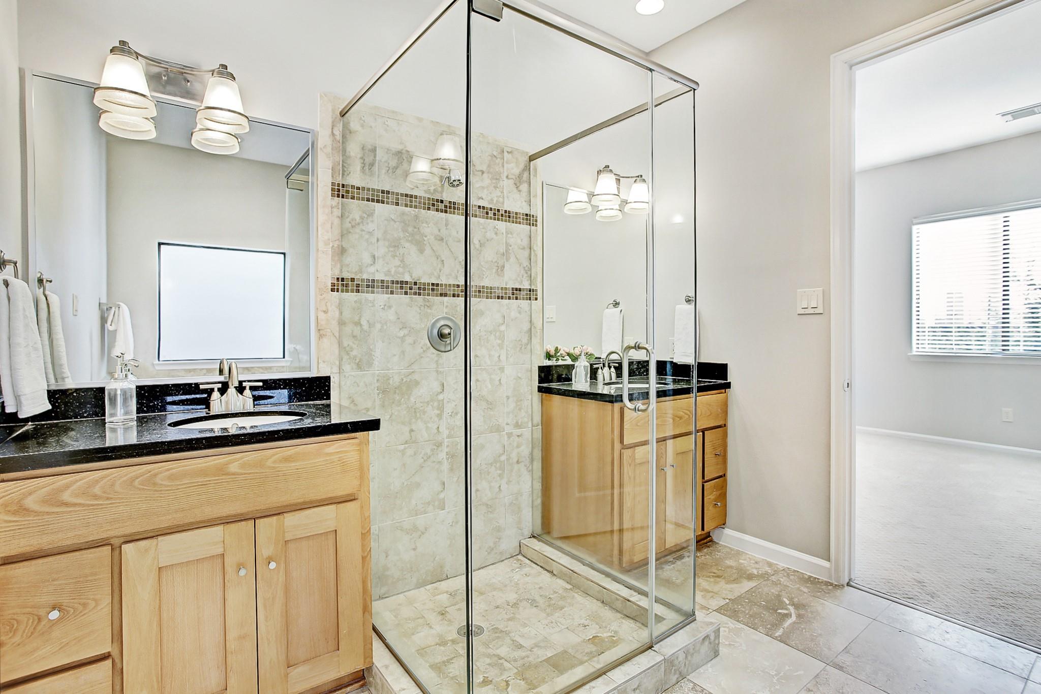 621 W 8th Street