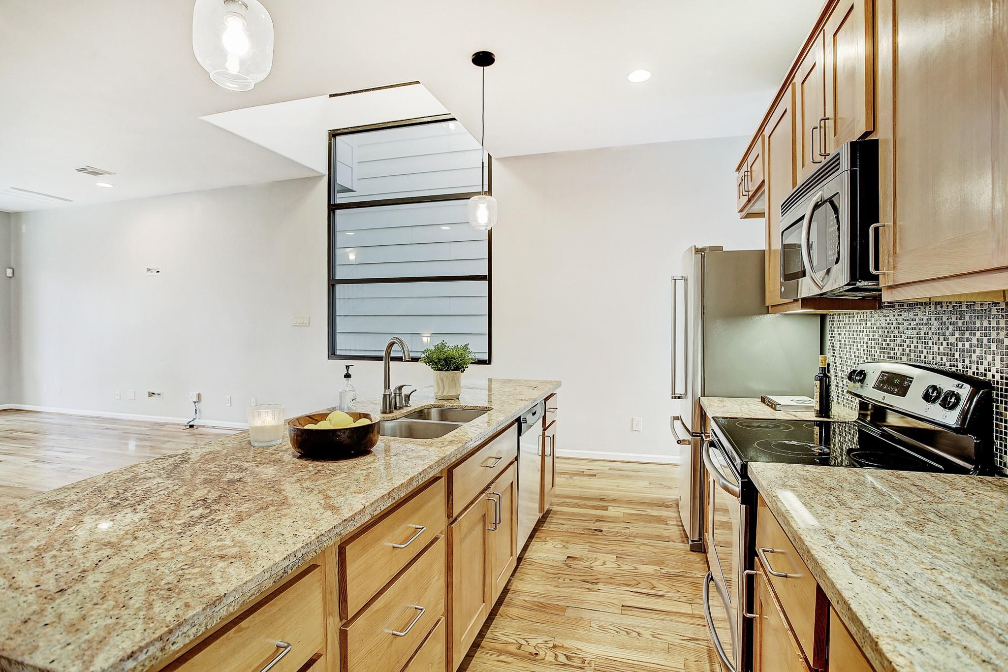 621 W 8th Street