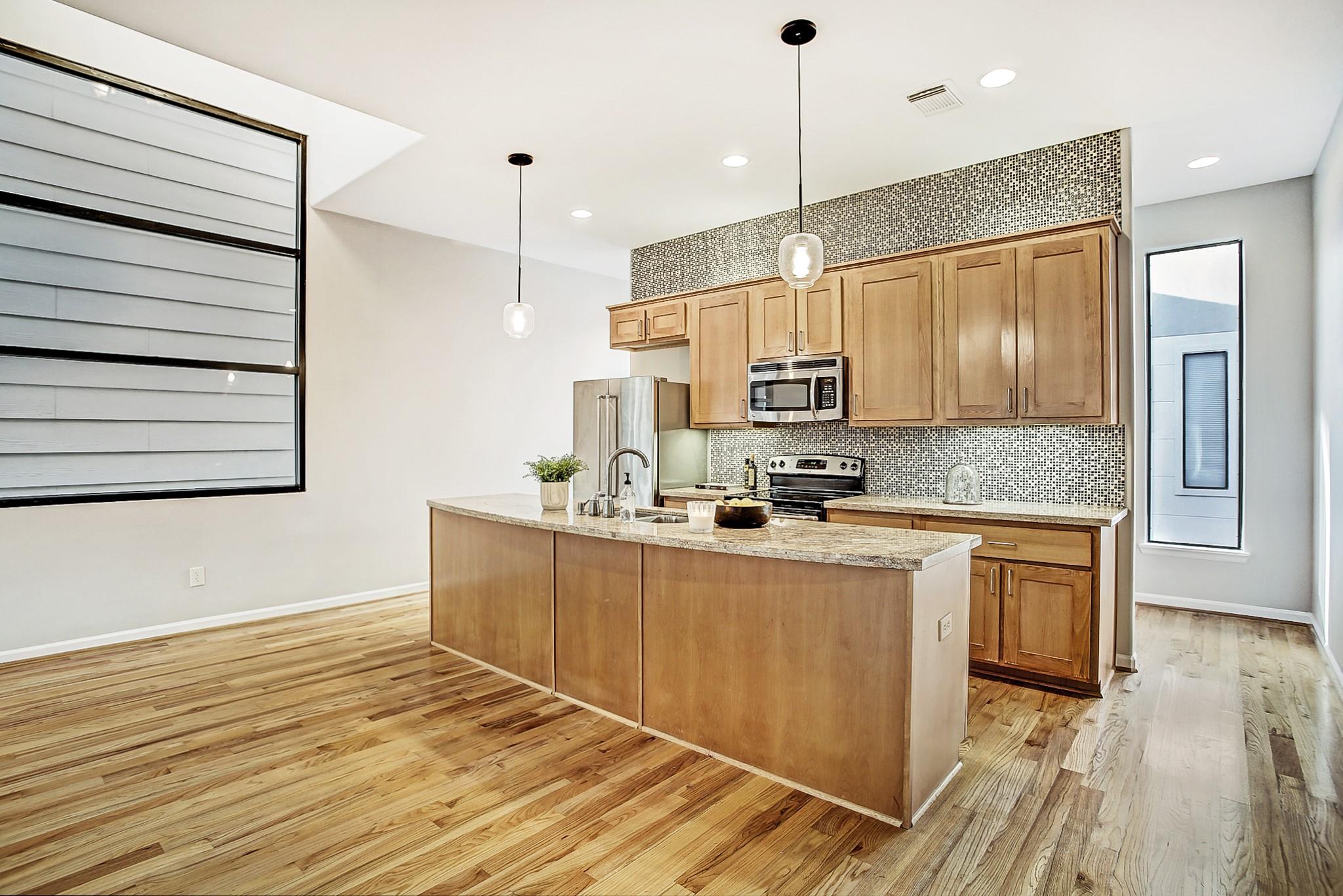 621 W 8th Street