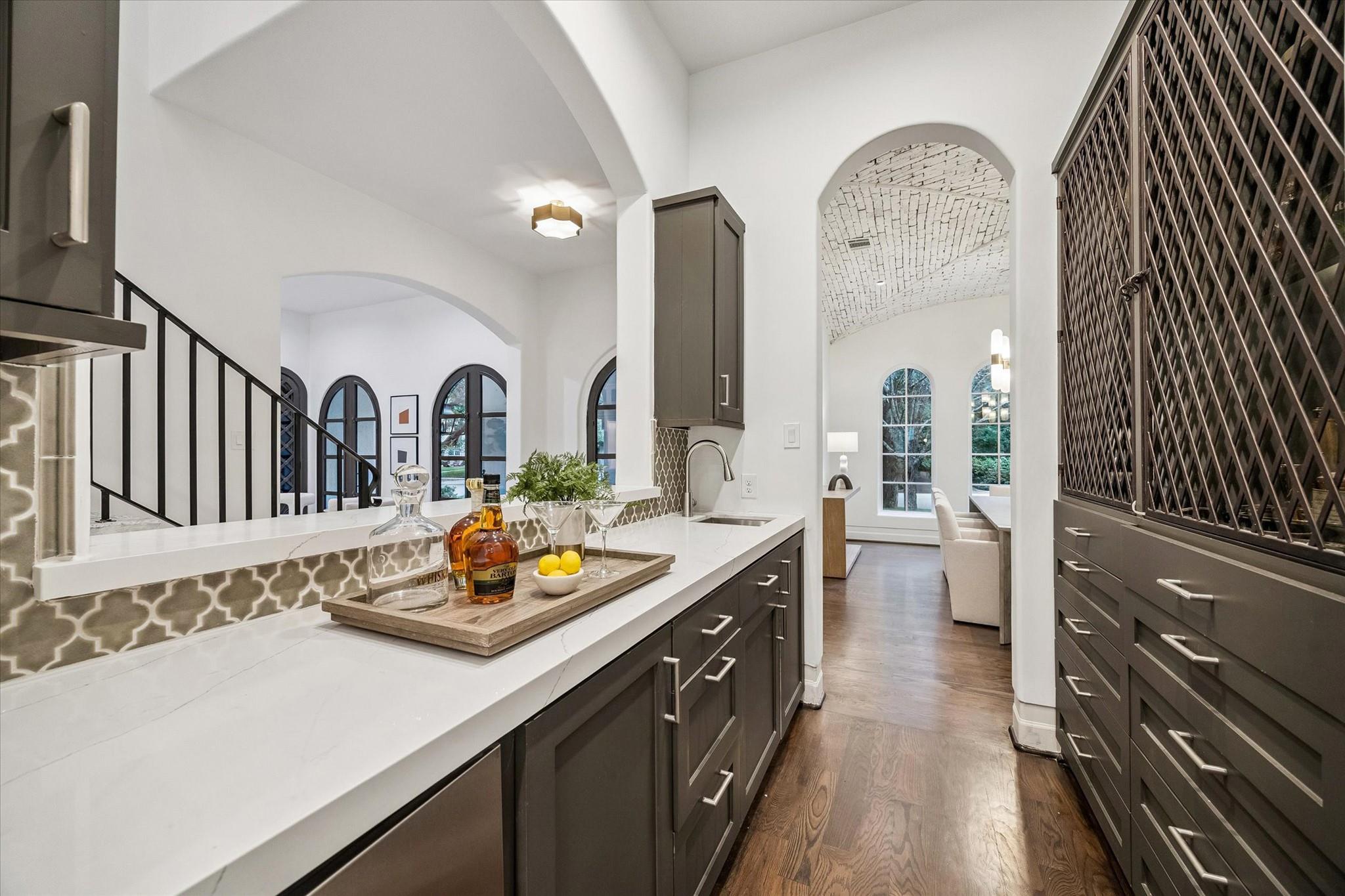 2330 Maroneal Street