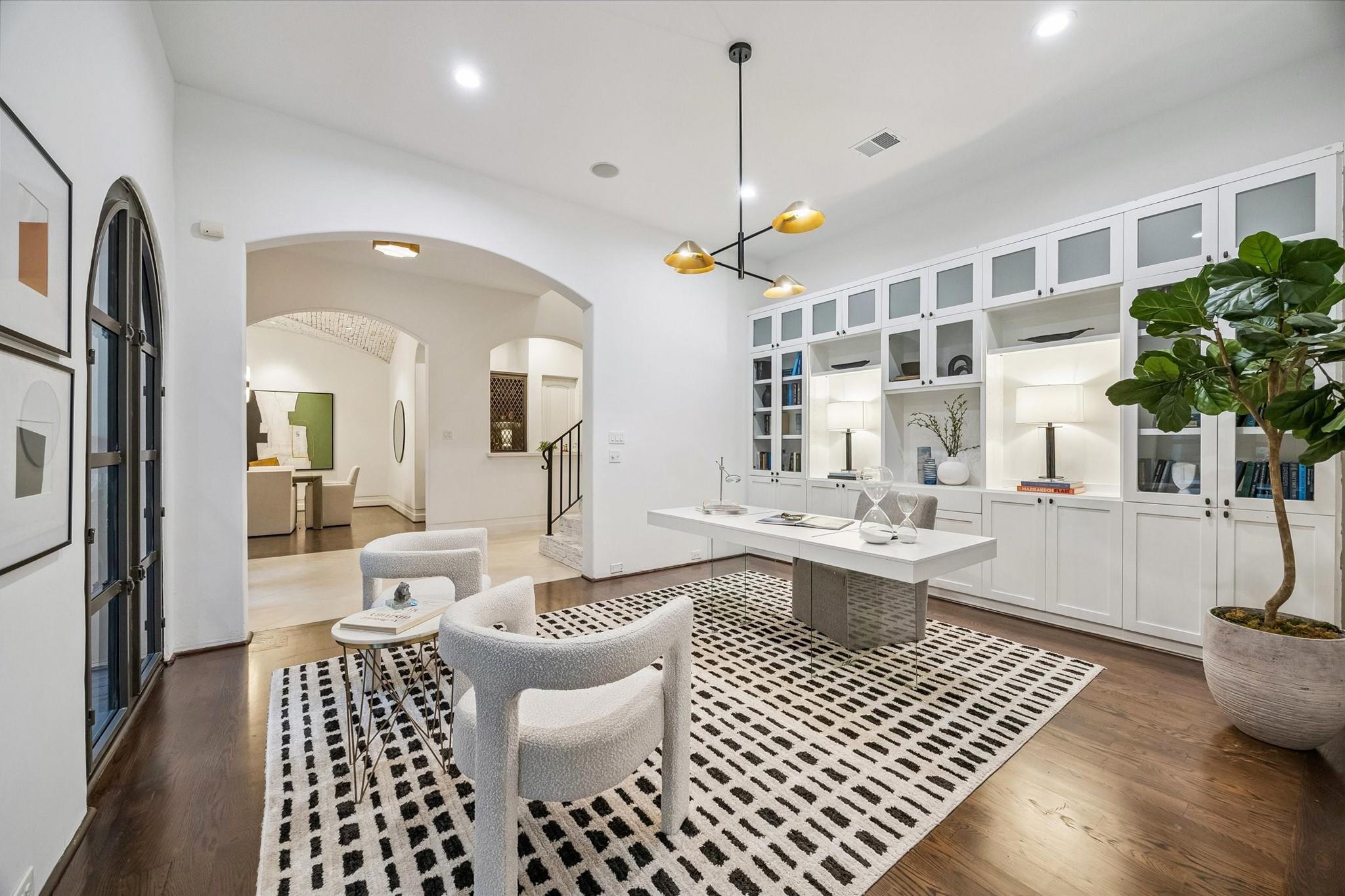 2330 Maroneal Street