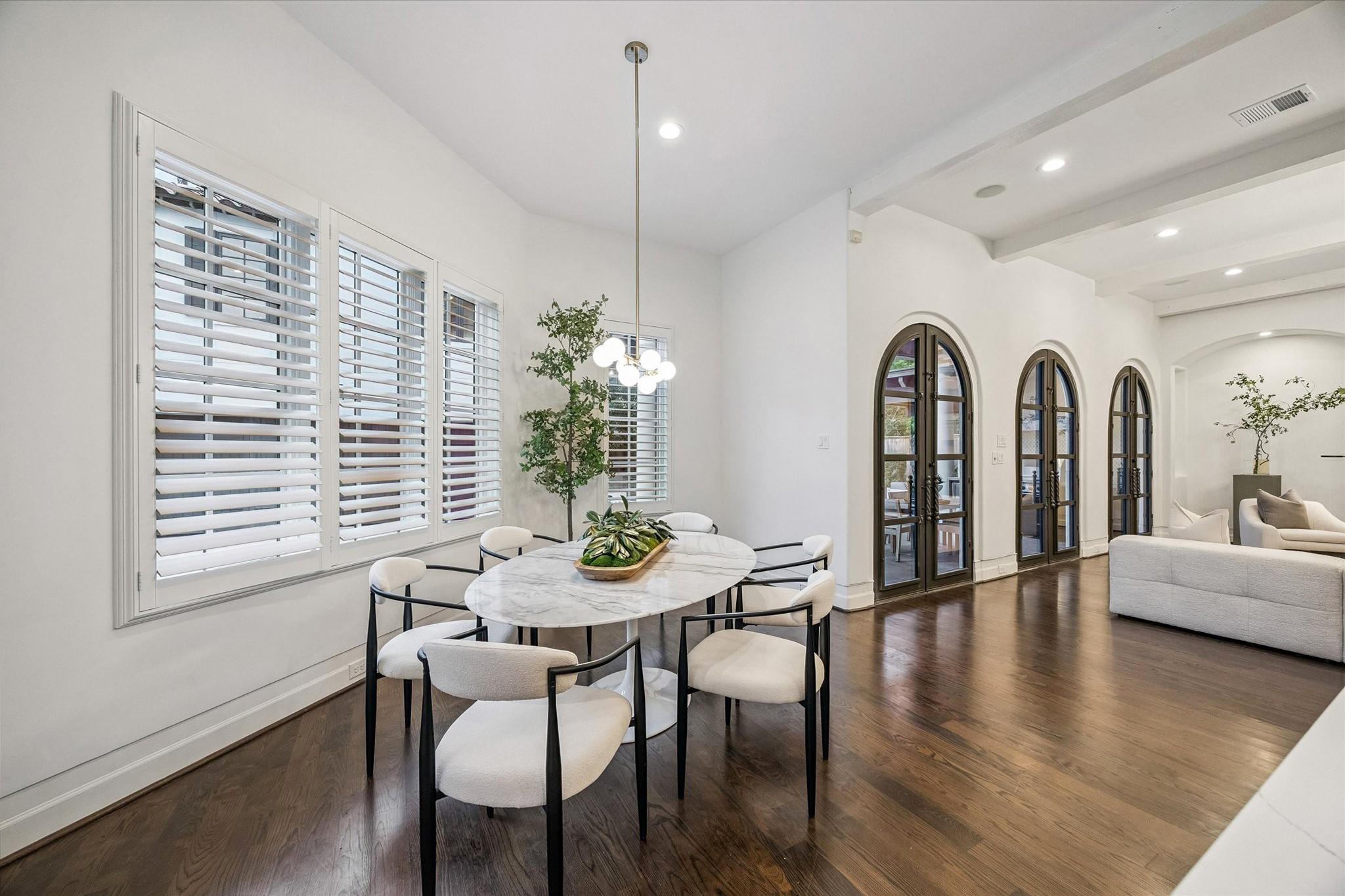 2330 Maroneal Street