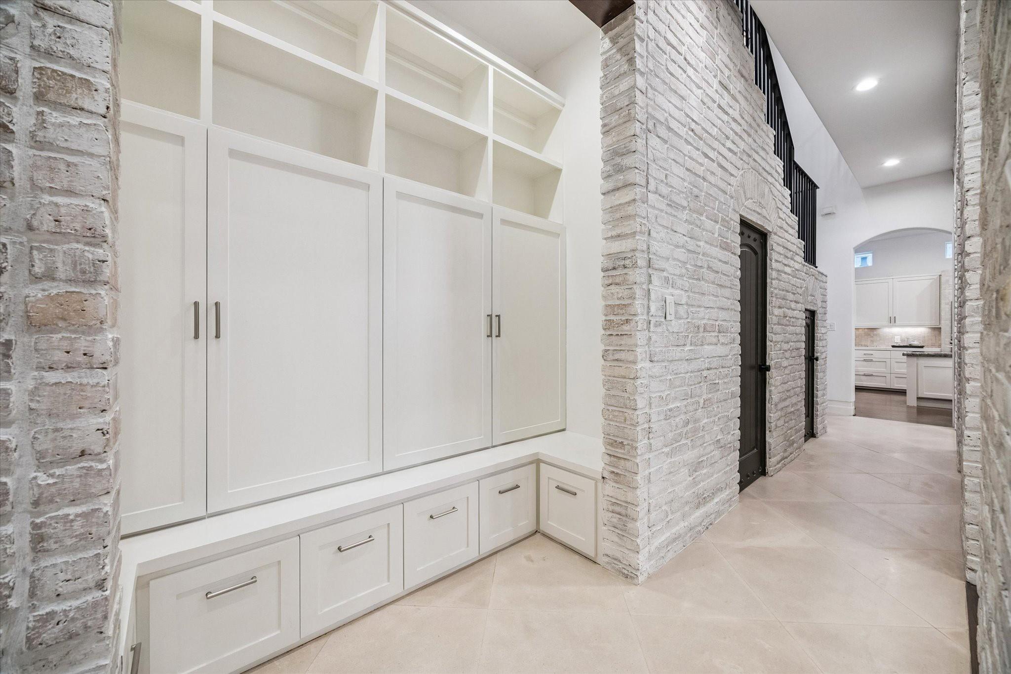 2330 Maroneal Street