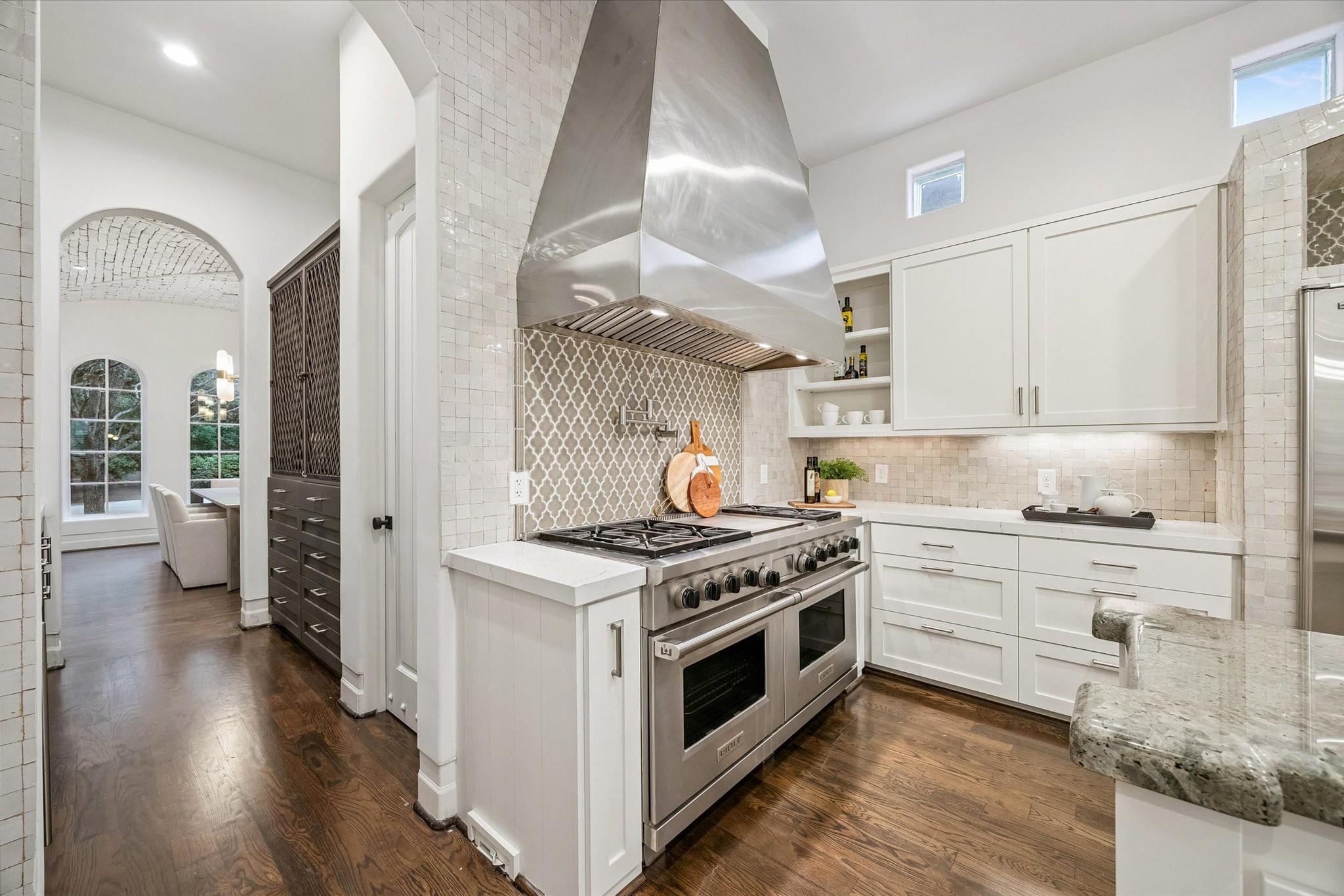 2330 Maroneal Street