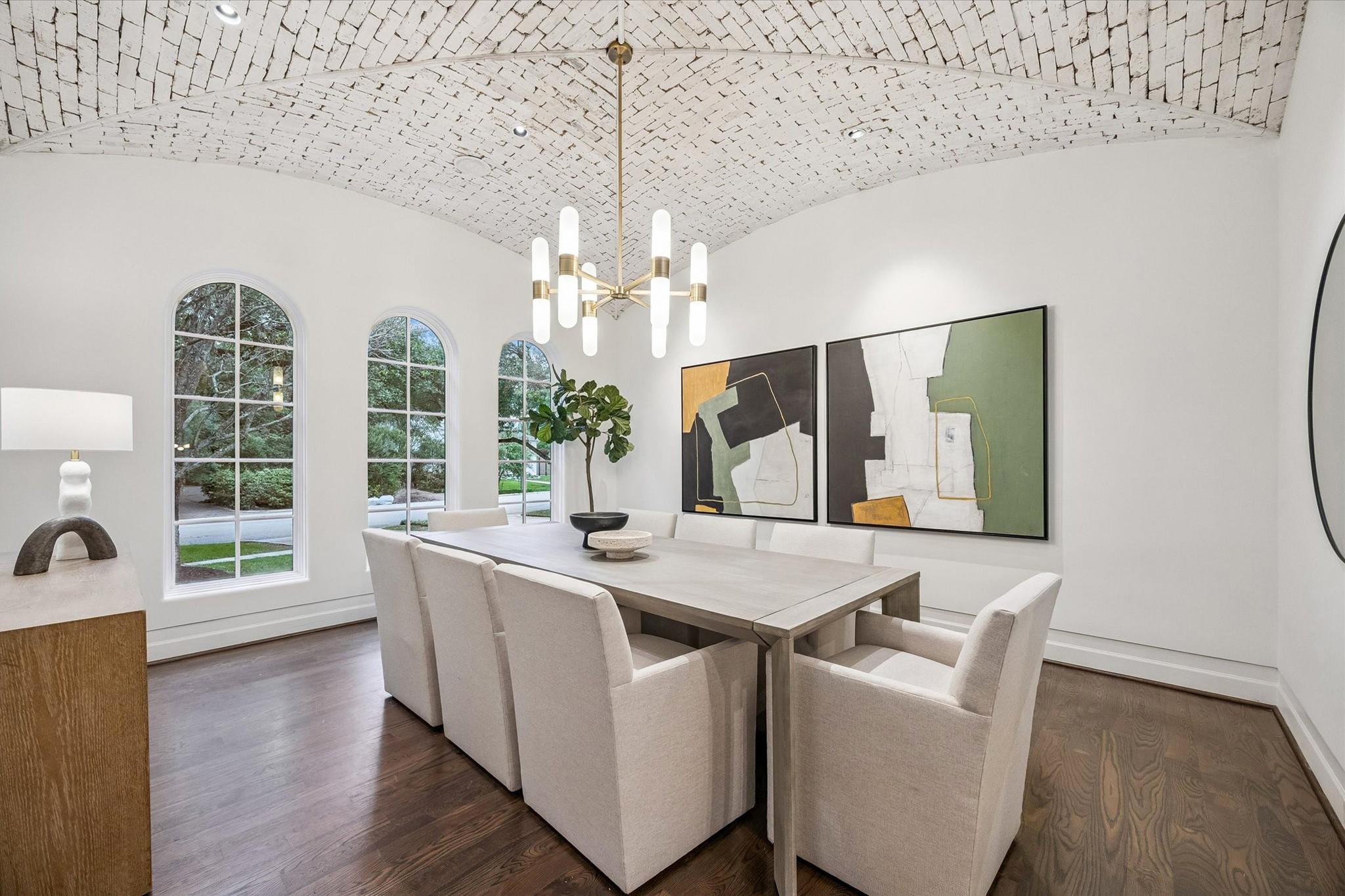 2330 Maroneal Street