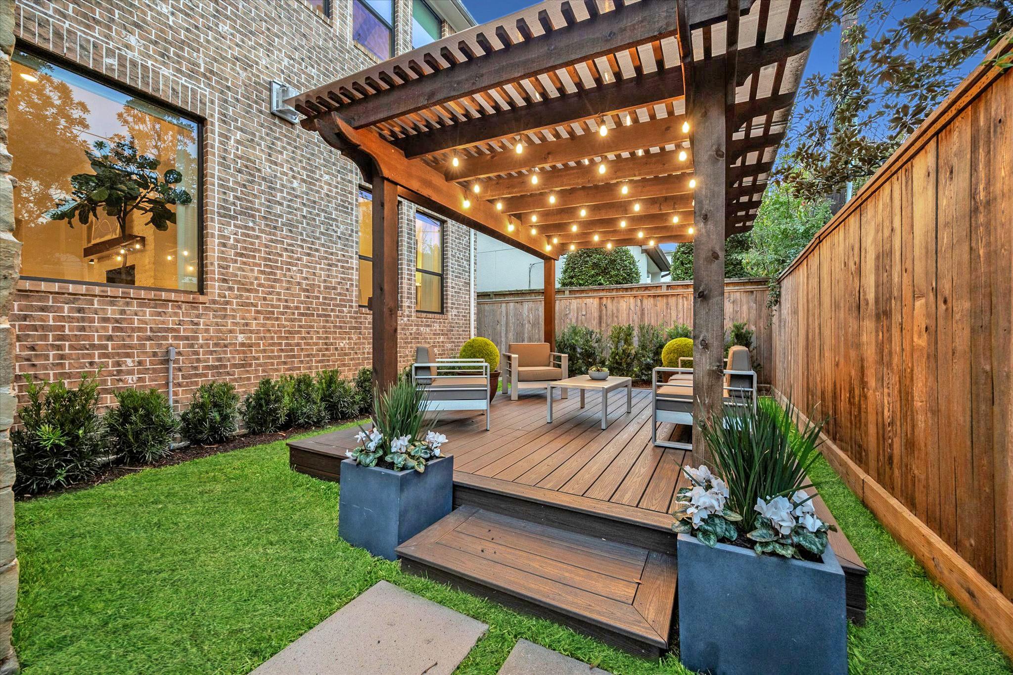 5314 Patrick Henry Street