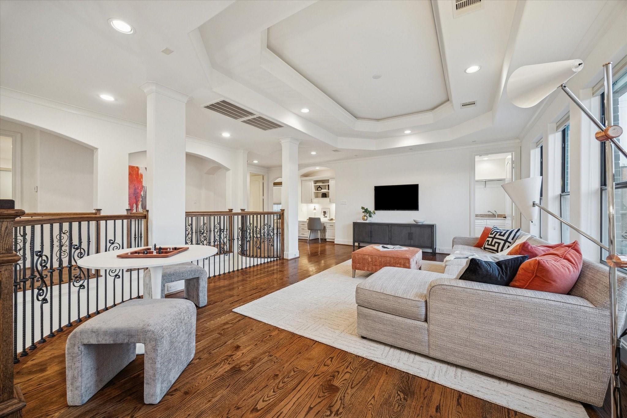 5314 Patrick Henry Street